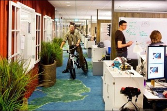 Nếu được chọn, bạn sẽ làm việc ở Google hay Facebook?