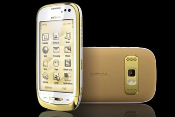 Nokia giới thiệu điện thoại Oro mạ vàng giá 23,5 triệu đồng