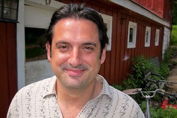 Mark Zuckerberg nợ ông chủ công ty gỗ vụn... một nửa Facebook ?