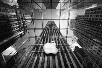 "Cú đấm" mới của Apple: Màn hình cảm ứng thuộc về tôi! 