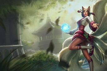 Hướng dẫn sử dụng Ahri ở vị trí pháp sư đường giữa Liên Minh Huyền Thoại