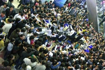 Sợ lắm rồi khuyến mại khủng, siêu giảm giá 