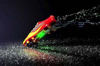 [Tin tổng hợp] Thiết bị cảm biến gắn đế giày của Adidas giá 1,5 triệu đồng