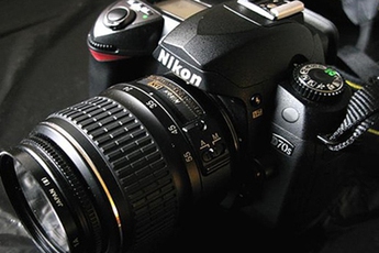 Lựa chọn combo máy ảnh DSLR cũ giá dưới 15 triệu đồng