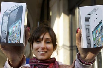 Những điều bạn nên tránh với smartphone mới "đập hộp"