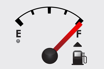 1 lít xăng đủ dùng cho iPhone trong 5 năm