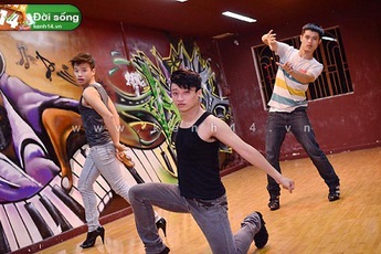 Xem nhóm nam nhảy giày cao gót cực quyến rũ