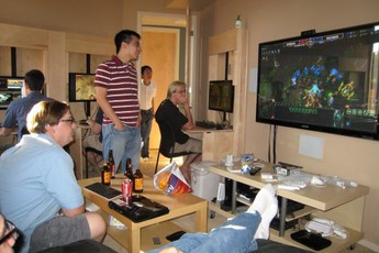 Game thủ thích chơi ở nhà hơn ngoài quán?