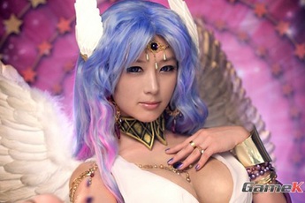 Nóng mắt với bộ cosplay của 2 mỹ nữ Spiral Cats