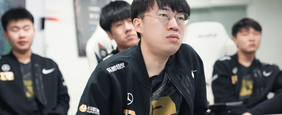 Riot tuyên bố hủy bỏ kết quả của RNG và buộc đánh lại, một loạt tuyển thủ của đội liền đăng bài "cà khịa"