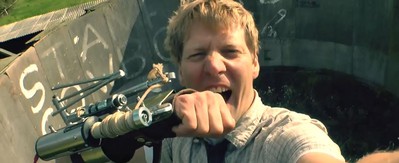 Các vũ khí 'xịn' trong game trở nên... ngớ ngẩn ngoài đời