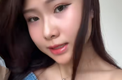 Hậu nâng cấp vòng 1, MC xinh đẹp bị fan nam đòi xem hình ảnh thực tế