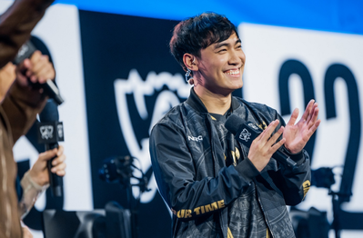 Tái ngộ GAM, cựu vương CKTG có màn "nhắc thù cũ"