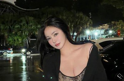 Hot girl khiến cộng đồng mạng mê mẩn với bộ sưu tập bikini