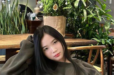 Rũ bỏ thời trang oversize, hot girl "đốt mắt" fan với loạt ảnh bikini bốc lửa