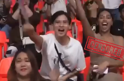 Đi xem bóng chuyền, hot girl cổ vũ đến mức hớ hênh