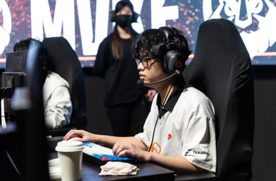 Chứng kiến màn thể hiện của MVKE, khán giả VCS chung một cảm xúc