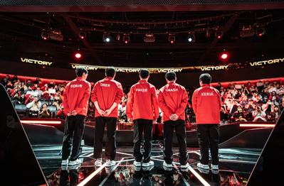 Siêu sao LCK cũng "xoắn não" với quyết định thay người của T1, ngụ ý chuyện chưa dừng lại