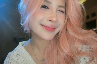 Chẳng diện đồ hở bạo, nữ streamer vẫn khiến fan nam ngẩn ngơ, ví như Seraphine đời thực