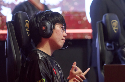 Kiaya giải thích lựa chọn Azir, chia sẻ thẳng về các đội VCS tại APAC