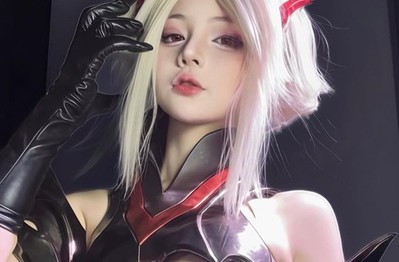 Sợ flop sau 2 tháng "lặn không sủi tăm", nữ cosplayer tái xuất với màn trình diện khó rời mắt