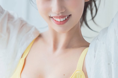 Có hành động khiến các chàng trai phải đứng hình, cô gái sở hữu đôi chân hơn nửa triệu người theo dõi là ai?