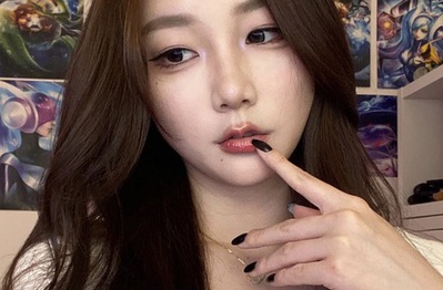 Camera lia gấp gái xinh nóng bỏng, chiếm "spotlight" góc Co-streamer tại LCP