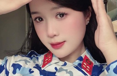 Cô gái Quân y hướng nội vẫn khiến CĐM khó lòng làm ngơ, thần thái cực cuốn hút!