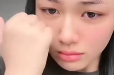 Trần Hà Linh bức xúc, không kìm được nước mắt vì đời tư nhạy cảm liên tục bị réo lên