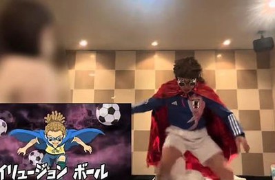 Độc lạ Nhật Bản: Otaku thuê hot girl vào khách sạn để cosplay chơi game