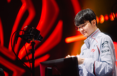 Faker để ngỏ tương lai