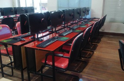 Quán net tiêu điều những ngày vắng khách