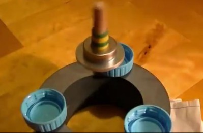 Độc đáo món đồ chơi con quay bay giữa không trung