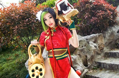 Cùng ngắm cosplay Jinx Pháo Hoa cực xinh và gợi cảm