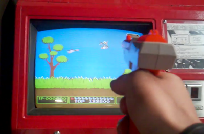 Khẩu súng nhựa mà bất kỳ game thủ 9x nào trở về trước cũng bồi hồi khi thấy nó