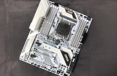 Đánh giá bo mạch chủ MSI X299 Tomahawk Arctic: khác biệt đến từ màu sắc