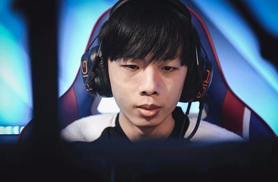 SofM được Snake Esports giao toàn quyền chuyển nhượng, đang nhắm đến Xạ thủ số 1 của LPL mùa hè 2018?