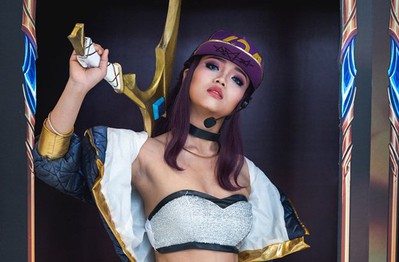 LMHT: Dàn cosplay cực "ngầu" và quyến rũ khiến ngày thi đấu thứ 2 vòng bảng MSI 2019 trở nên không thể nóng bỏng hơn