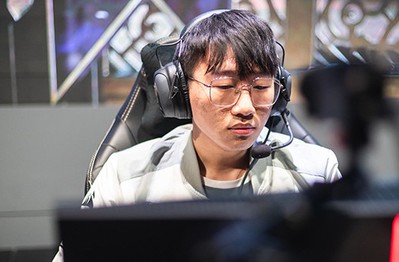 LMHT: IG thua đau vì tuyển thủ Ning bị bạn gái chia tay ngay trước trận Bán kết với Team Liquid?