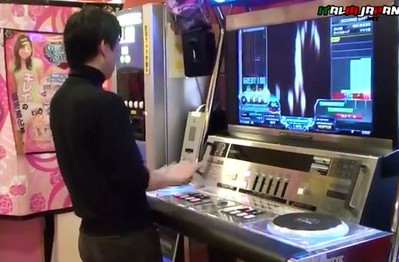 Kinh ngạc với tốc độ tay "như chớp" của gamer