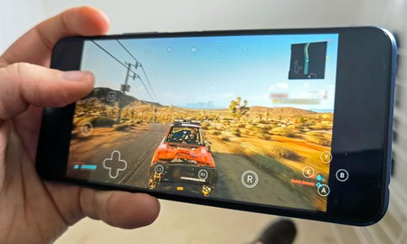 Chỉ với một chiếc điện thoại, game thủ hoàn toàn có thể chơi Cyberpunk 2077 không kém gì PC, PS5