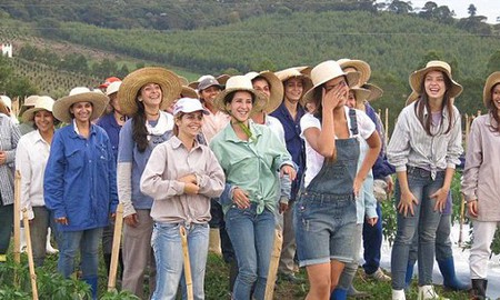 Ngôi làng kỳ lạ được ví như "Tây Lương Nữ Quốc" đời thực: Bói không ra bóng dáng đàn ông, phụ nữ hoàn toàn làm chủ cuộc sống