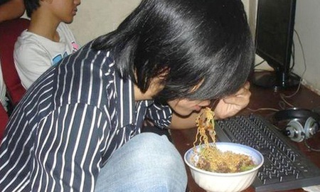 Mượn điện thoại ‘chôm SMS’ nạp tiền, tiệm nét chỉ ‘3k/giờ’ – Những ký ức mà chỉ game thủ xưa mới hiểu