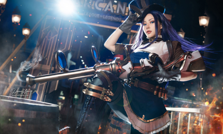 Cosplay Caitlyn cực ngầu nhưng nữ cosplayer khiến cộng đồng xôn xao vì "quá kín đáo"