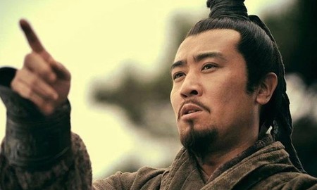 Lưu Bị mấy lần bỏ rơi vợ con khi tháo chạy?