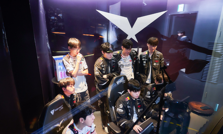 Siêu sao T1 tiếp tục có thêm một thống kê "đáng quên"