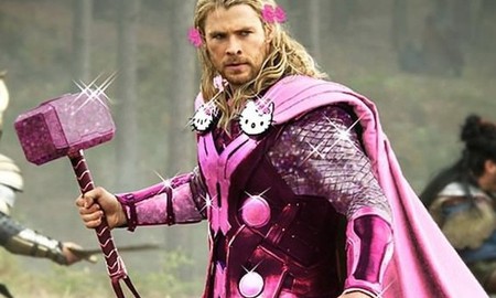 Khi các siêu anh hùng Marvel - DC trở nên... nữ tính
