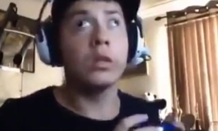 Game thủ gây shock với màn biểu cảm bá đạo