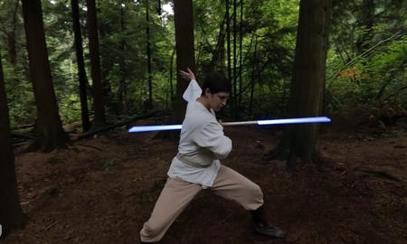 Choáng với cảnh Jedi luyện tập gươm ánh sáng ngoài đời thật