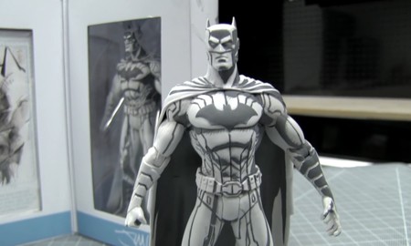 Kì lạ mô hình Batman nhìn như tranh vẽ chì 2D